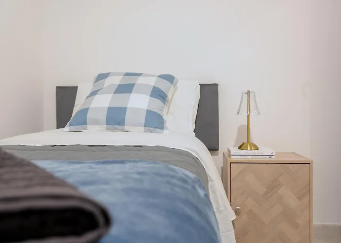 Blue Soul Flat - Near Trastevere With Easy Transport To Center - By Homes * Рим